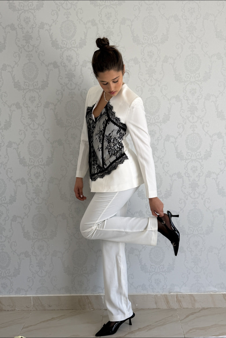 White Noir suite